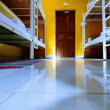 Red Monkeys Hostel Arambol Bilik gambar