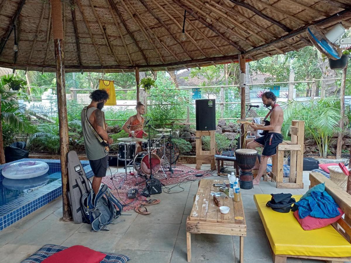 Red Monkeys Hostel Arambol Luaran gambar